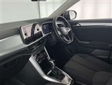 Volkswagen T-Roc Image 2