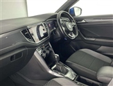 Volkswagen T-Roc Image 2