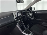 Volkswagen T-Roc Image 2