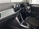 Volkswagen T-Roc Image 2