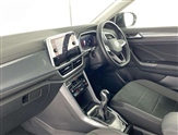Volkswagen T-Roc Image 2