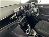 Volkswagen T-Roc Image 2
