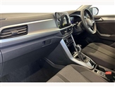 Volkswagen T-Roc Image 2