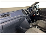 Volkswagen T-Roc Image 2