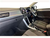 Volkswagen T-Roc Image 2