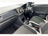 Volkswagen T-Roc Image 2