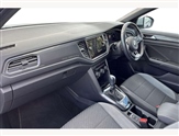 Volkswagen T-Roc Image 2