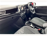 Volkswagen T-Roc Image 2