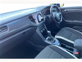 Volkswagen T-Roc Image 2
