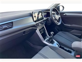 Volkswagen T-Roc Image 2