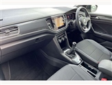 Volkswagen T-Roc Image 2