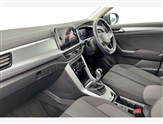 Volkswagen T-Roc Image 2