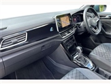 Volkswagen T-Roc Image 2