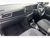 Volkswagen T-Roc Image 2