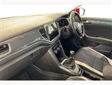 Volkswagen T-Roc Image 2