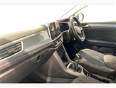 Volkswagen T-Roc Image 2