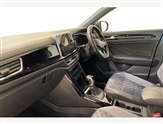 Volkswagen T-Roc Image 2