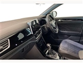 Volkswagen T-Roc Image 2