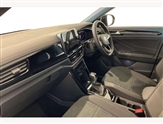 Volkswagen T-Roc Image 2