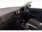 Volkswagen T-Roc Image 2