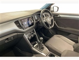Volkswagen T-Roc Image 2