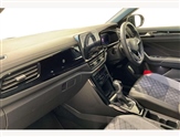 Volkswagen T-Roc Image 2