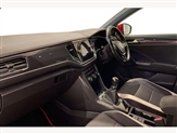 Volkswagen T-Roc Image 2