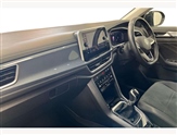 Volkswagen T-Roc Image 2