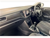 Volkswagen T-Roc Image 2