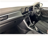 Volkswagen T-Roc Image 2