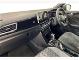 Volkswagen T-Roc Image 2