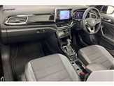 Volkswagen T-Roc Image 2