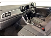 Volkswagen T-Roc Image 2