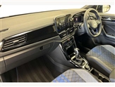 Volkswagen T-Roc Image 2