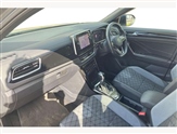 Volkswagen T-Roc Image 2