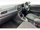 Volkswagen T-Roc Image 2