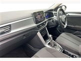 Volkswagen T-Roc Image 2