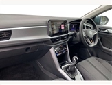 Volkswagen T-Roc Image 2
