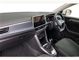 Volkswagen T-Roc Image 2
