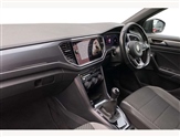 Volkswagen T-Roc Image 2
