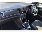 Volkswagen T-Roc Image 2
