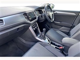 Volkswagen T-Roc Image 2