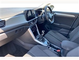 Volkswagen T-Roc Image 2