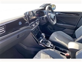 Volkswagen T-Roc Image 2
