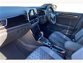 Volkswagen T-Roc Image 2
