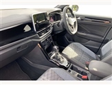 Volkswagen T-Roc Image 2