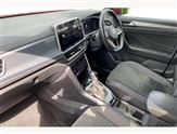 Volkswagen T-Roc Image 2