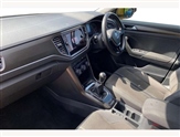 Volkswagen T-Roc Image 2