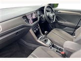 Volkswagen T-Roc Image 2