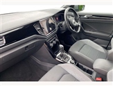 Volkswagen T-Roc Image 2